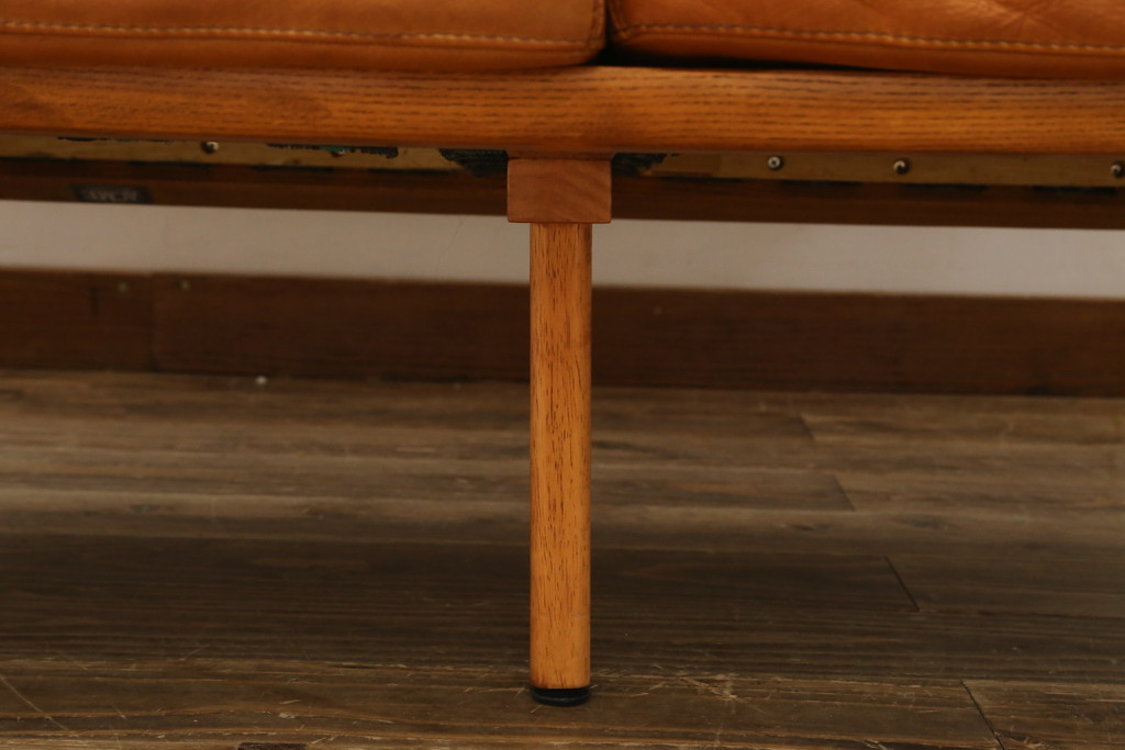 中古　美品　希少な廃番品　ACME Furniture(アクメファニチャー)　DELMAR(デルマー)　使い込まれた本革(レザー)がヴィンテージスタイルによく馴染む3人掛けソファ(三人掛けソファ、3P、トリプルソファ)(定価約30万円)(R-081448)