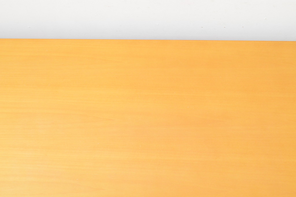 中古　美品　arflex(アルフレックス)　TAVOLO VOLO(タボロ・ボーロ)　スタイリッシュな佇まいが目を引くダイニングテーブル(作業台、食卓、ワークデスク)(R-068066)