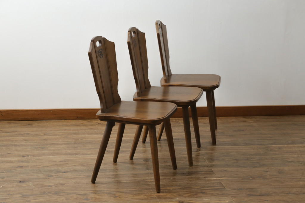 中古　希少な絶版品!!　カリモク家具(karimoku)　ルスティック(RUSTIC)　オーク材　カントリースタイルの空間づくりにおすすめなダイニングチェア3脚セット(板座チェア、椅子、イス、バラ売り可能)(R-075947)