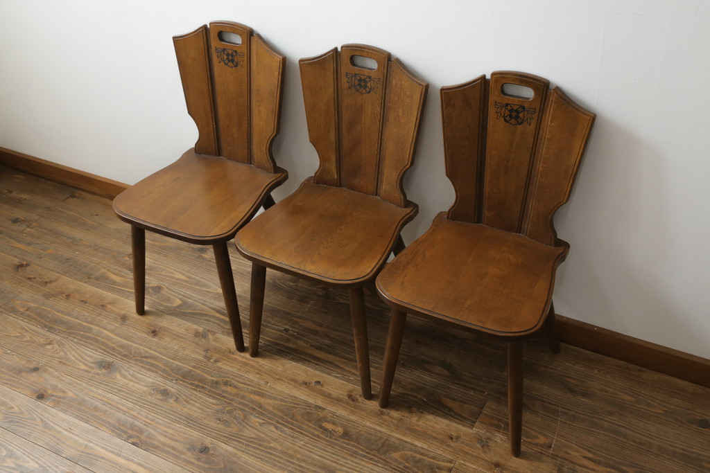 中古　希少な絶版品!!　カリモク家具(karimoku)　ルスティック(RUSTIC)　オーク材　カントリースタイルの空間づくりにおすすめなダイニングチェア3脚セット(板座チェア、椅子、イス、バラ売り可能)(R-075947)