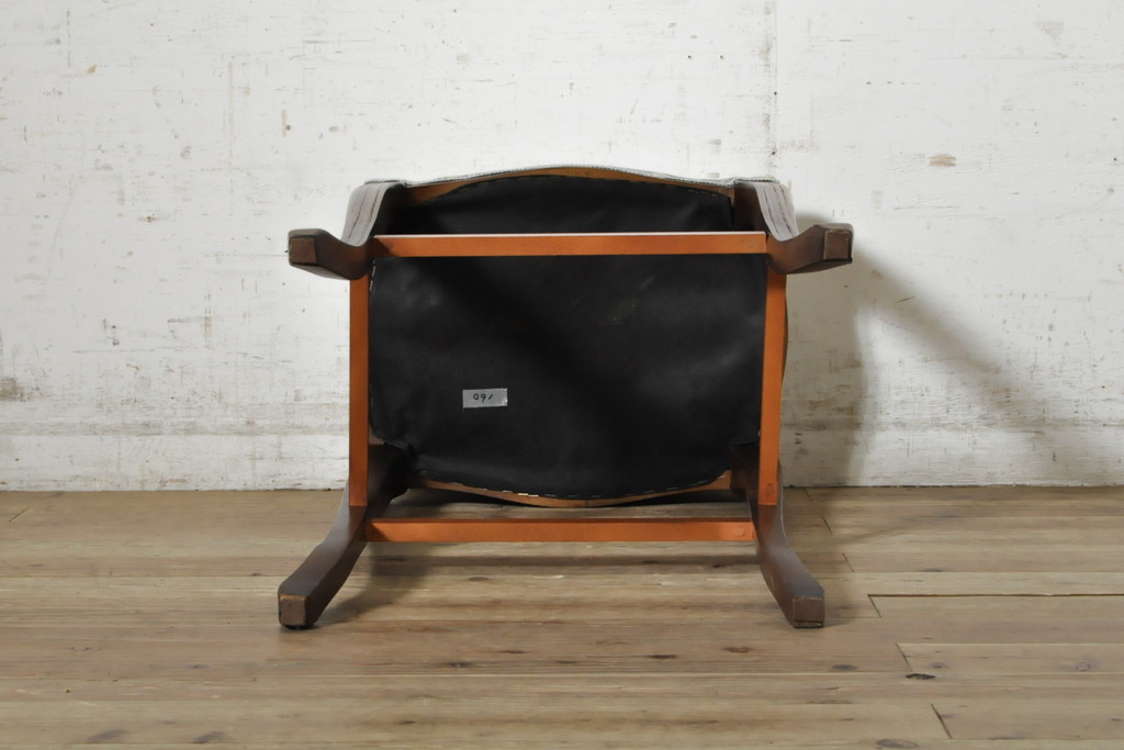 中古　美品　イギリス製　ビーチ材　品のある佇まいが魅力的な猫脚ハイスツール(ハイチェア、カウンターチェア、カウンタースツール、椅子、イス、英国)(R-074087)
