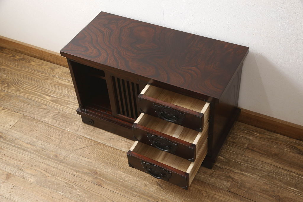 中古　美品　岩谷堂箪笥　迫力ある金具が存在感を放つテレビ台(収納棚、箪笥、和タンス、整理たんす、ローボード)(R-056029)
