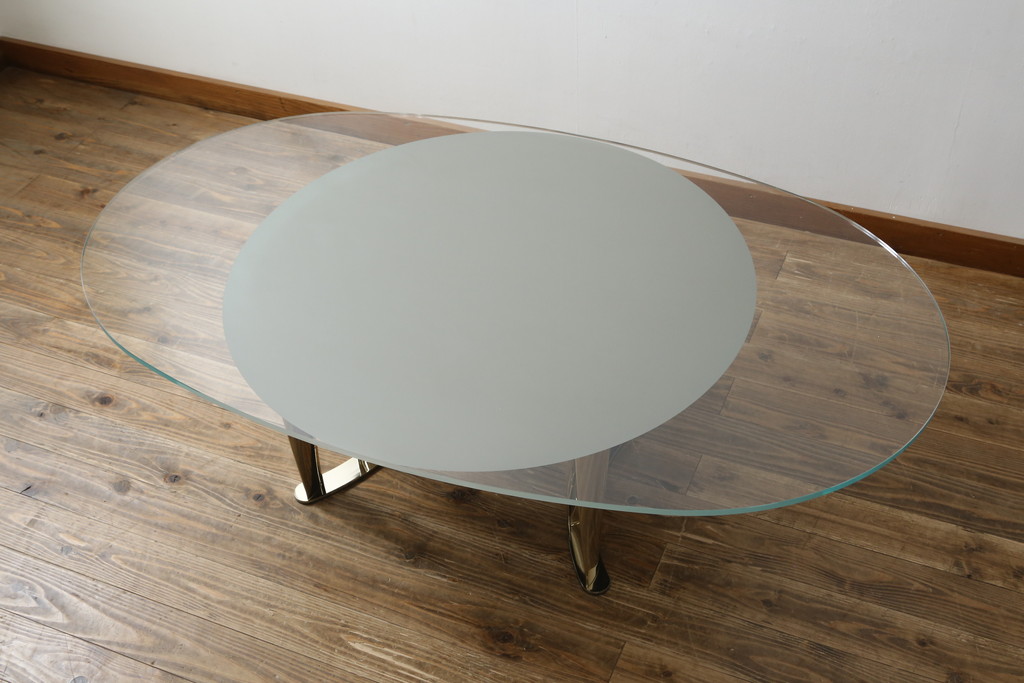 中古　美品　Cassina(カッシーナ)　476-15　BOBOLI(ボボリ)　ガラス天板　個性溢れるデザインが魅力のオーバルローテーブル(リビングテーブル、センターテーブル)(定価約68万円)(R-075201)