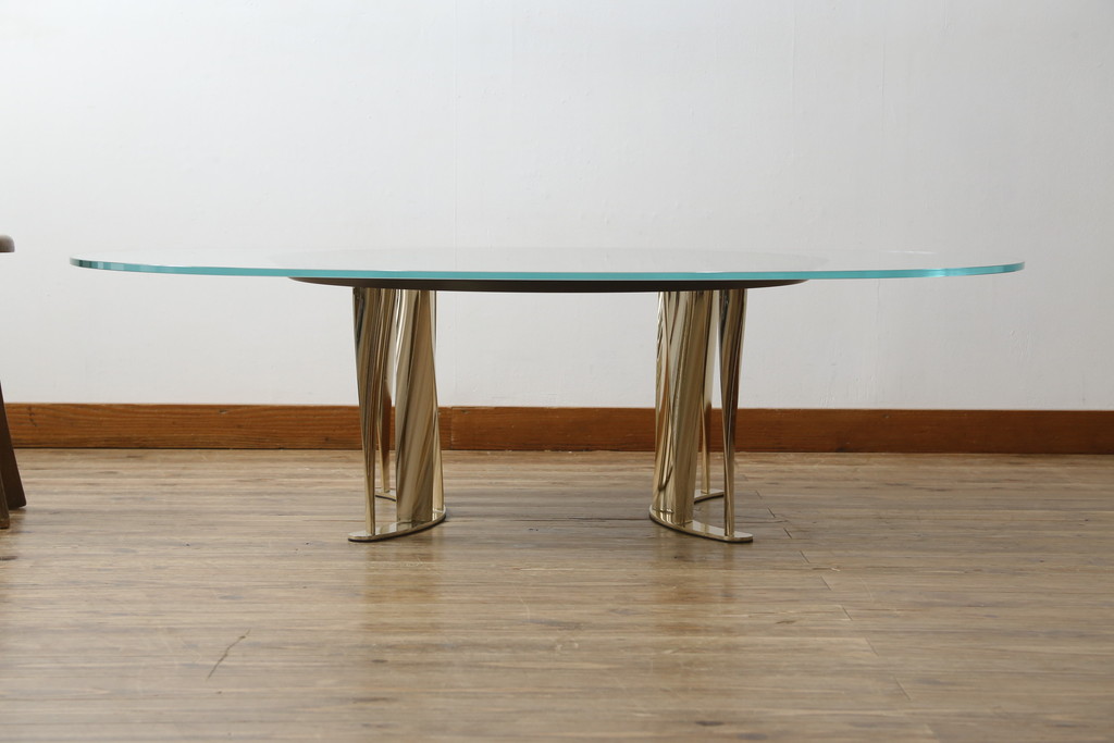 中古　美品　Cassina(カッシーナ)　476-15　BOBOLI(ボボリ)　ガラス天板　個性溢れるデザインが魅力のオーバルローテーブル(リビングテーブル、センターテーブル)(定価約68万円)(R-075201)