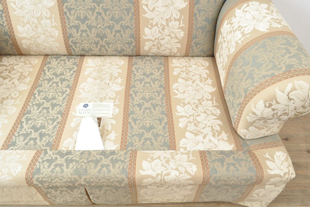 中古 美品 ETHAN ALLEN(イーセンアーレン) 品のある花の絵柄が素敵な2 