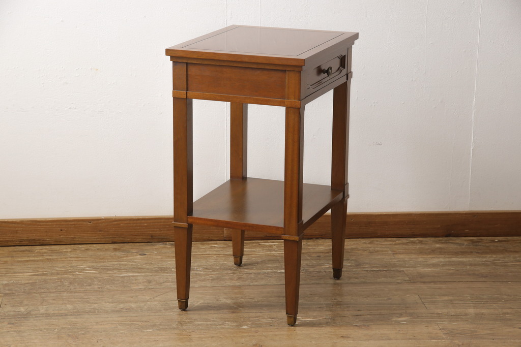 中古　美品　DREXEL HERITAGE(ドレクセルヘリテイジ)　品のある佇まいが美しいサイドテーブル(電話台、ナイトテーブル、コンソールテーブル)(R-055648)