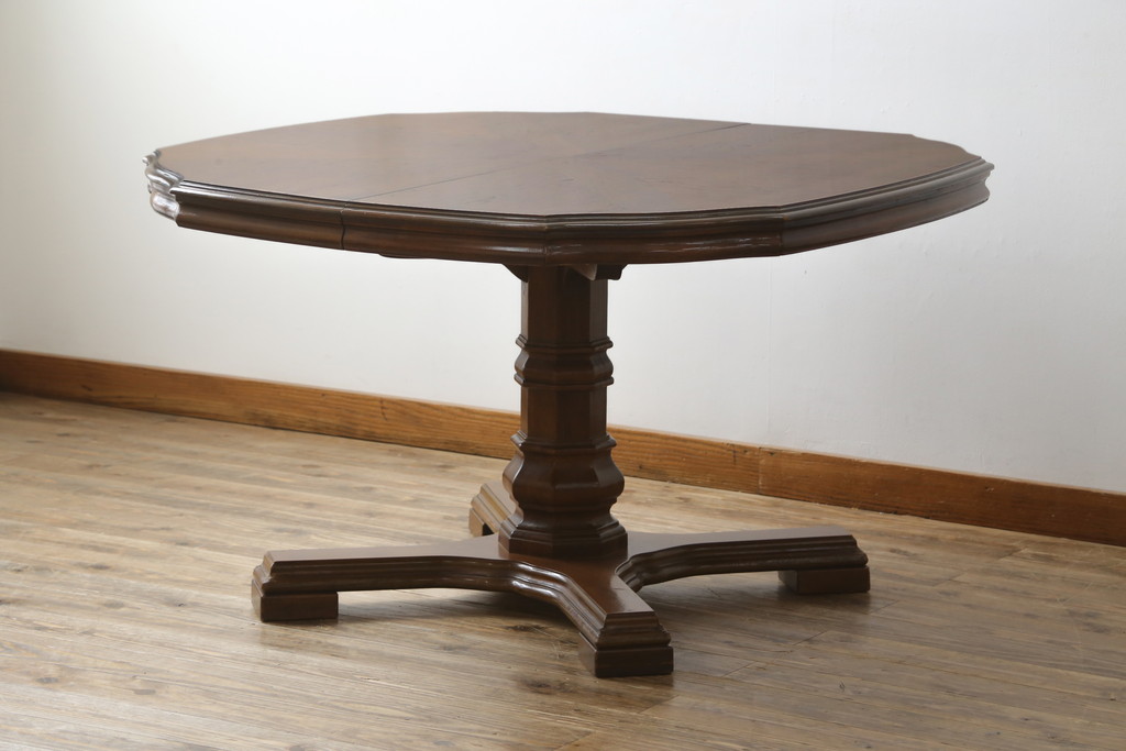 中古　DREXEL HERITAGE(ドレクセルヘリテイジ)　Grand Villa(グランドヴィラ)　上品なデザインのエクステンションテーブル(ダイニングテーブル、拡張式テーブル、食卓、2人掛け、4人掛け、6人掛け)(定価約60万円)(R-066888)
