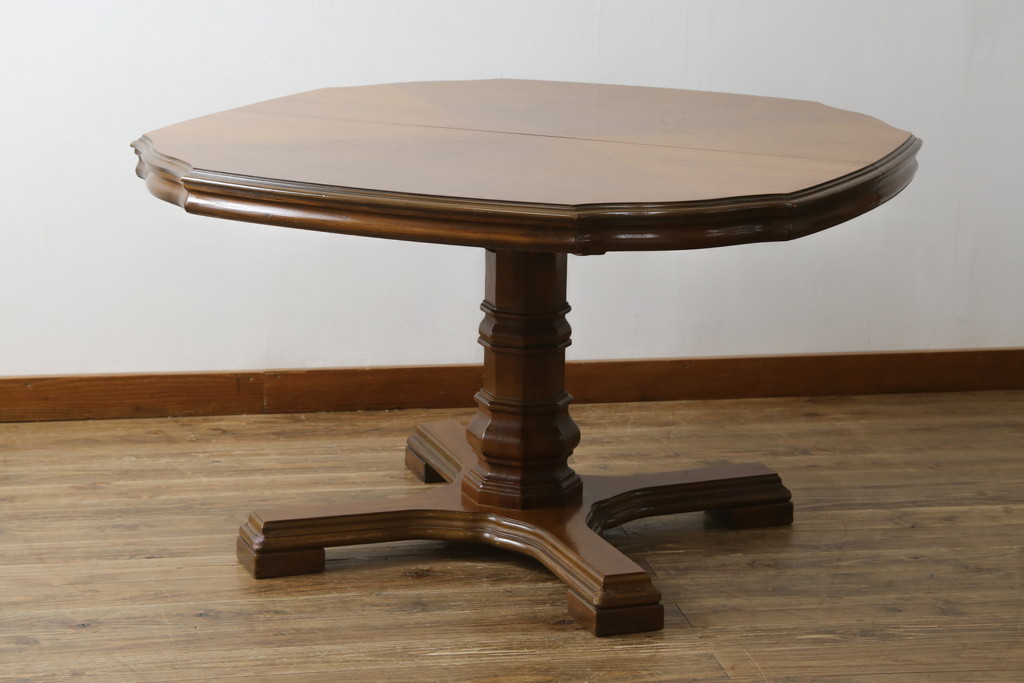 中古　DREXEL HERITAGE(ドレクセルヘリテイジ)　Grand Villa(グランドヴィラ)　上品なデザインのエクステンションテーブル(ダイニングテーブル、拡張式テーブル、食卓、2人掛け、4人掛け、6人掛け)(定価約60万円)(R-066888)