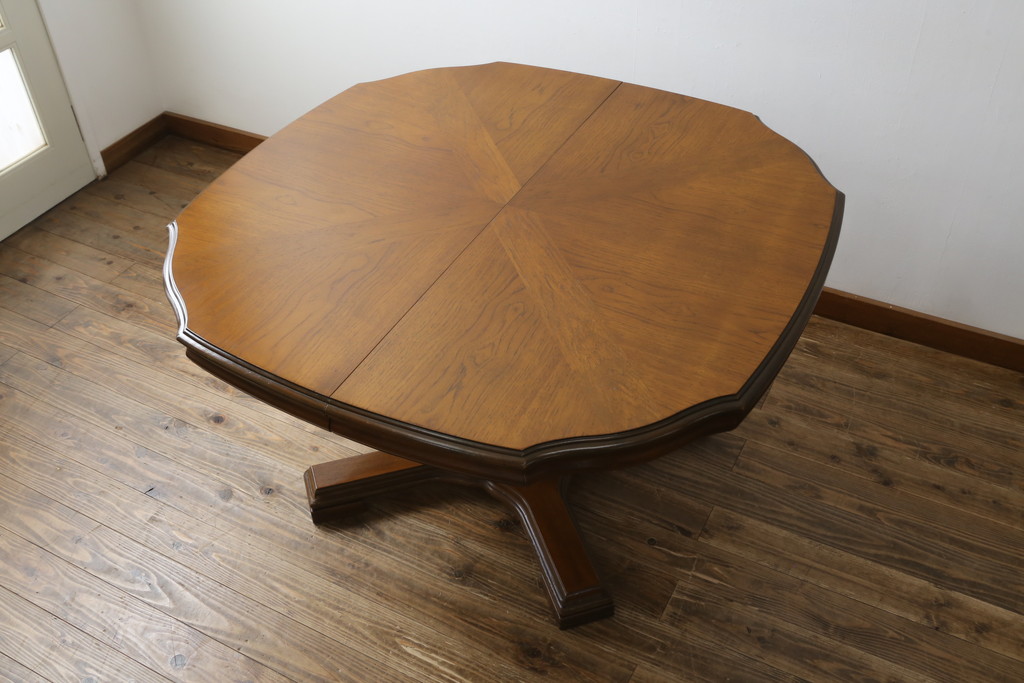中古　DREXEL HERITAGE(ドレクセルヘリテイジ)　Grand Villa(グランドヴィラ)　上品なデザインのエクステンションテーブル(ダイニングテーブル、拡張式テーブル、食卓、2人掛け、4人掛け、6人掛け)(定価約60万円)(R-066888)