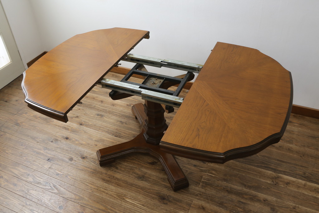 中古　DREXEL HERITAGE(ドレクセルヘリテイジ)　Grand Villa(グランドヴィラ)　上品なデザインのエクステンションテーブル(ダイニングテーブル、拡張式テーブル、食卓、2人掛け、4人掛け、6人掛け)(定価約60万円)(R-066888)