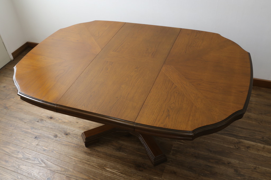 中古　DREXEL HERITAGE(ドレクセルヘリテイジ)　Grand Villa(グランドヴィラ)　上品なデザインのエクステンションテーブル(ダイニングテーブル、拡張式テーブル、食卓、2人掛け、4人掛け、6人掛け)(定価約60万円)(R-066888)