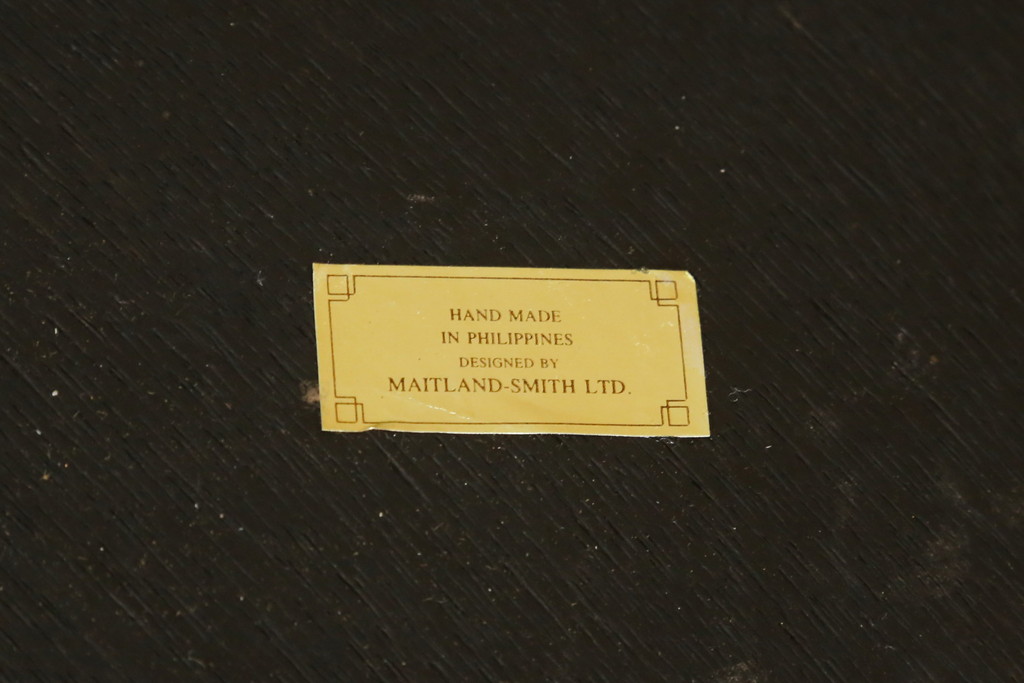 中古　イギリス　メートランドスミス(MAITLAND SMITH)　細部まで拘りあるデザインが素敵なサイドテーブル(コンソールテーブル、飾り棚、花台、英国、店舗什器)(R-075404)