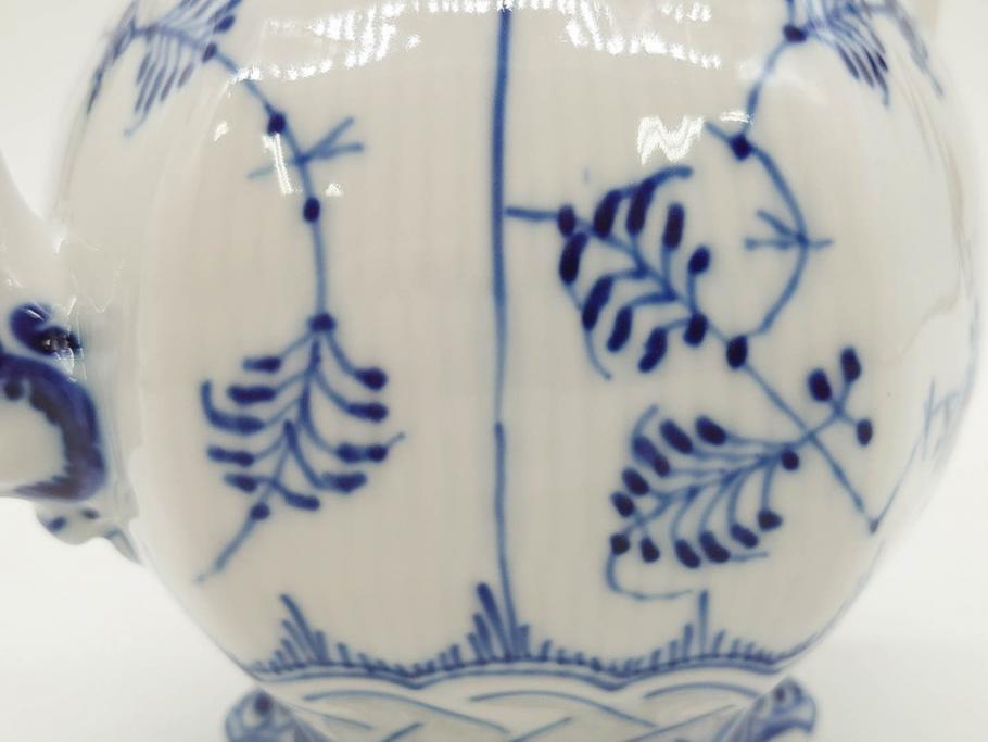 ビンテージ　希少　デンマーク　ROYAL COPENHAGEN(ロイヤルコペンハーゲン)　ブルーフルーテッド　フルレース　顔付き　1119　優雅なひとときを演出するティーポット(洋食器)(R-075912)