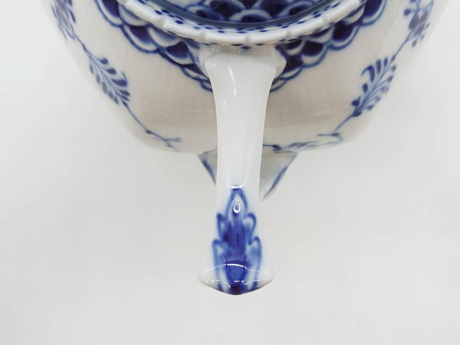 ビンテージ　希少　デンマーク　ROYAL COPENHAGEN(ロイヤルコペンハーゲン)　ブルーフルーテッド　フルレース　顔付き　1119　優雅なひとときを演出するティーポット(洋食器)(R-075912)