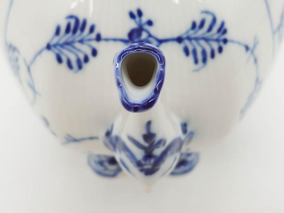 ビンテージ　希少　デンマーク　ROYAL COPENHAGEN(ロイヤルコペンハーゲン)　ブルーフルーテッド　フルレース　顔付き　1119　優雅なひとときを演出するティーポット(洋食器)(R-075912)
