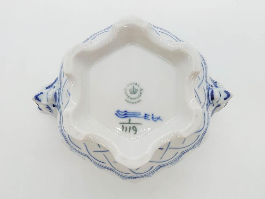 ビンテージ　希少　デンマーク　ROYAL COPENHAGEN(ロイヤルコペンハーゲン)　ブルーフルーテッド　フルレース　顔付き　1119　優雅なひとときを演出するティーポット(洋食器)(R-075912)