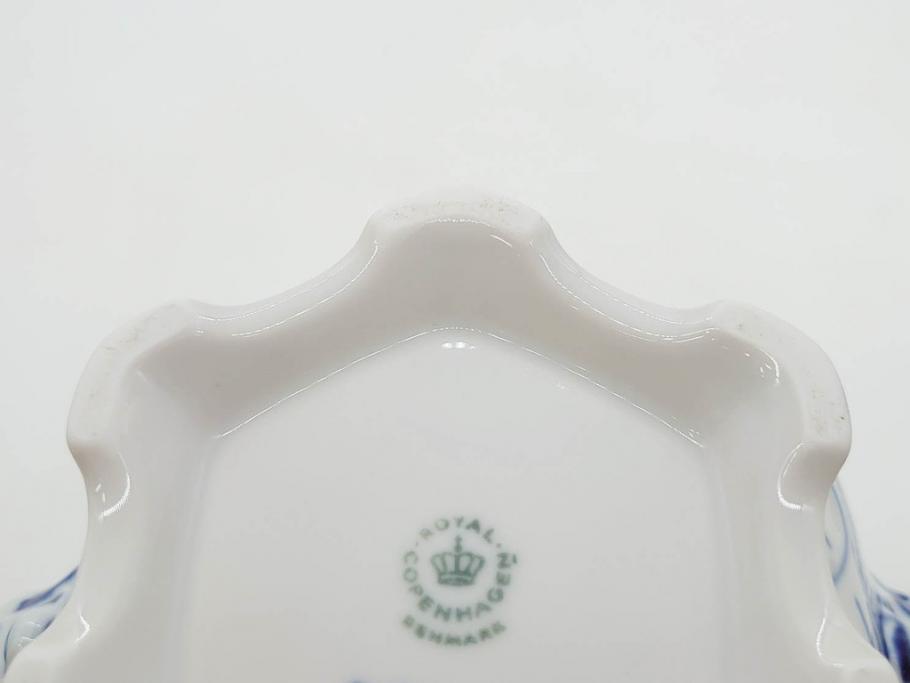 ビンテージ　希少　デンマーク　ROYAL COPENHAGEN(ロイヤルコペンハーゲン)　ブルーフルーテッド　フルレース　顔付き　1119　優雅なひとときを演出するティーポット(洋食器)(R-075912)