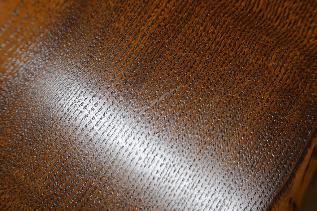 中古　未使用　展示品　新古品　岩手岩泉・純木家具　栓材　漆塗り　心地よい木の風合いが魅力的なローテーブル(センターテーブル、リビングテーブル)(定価約17万円)(R-081857)