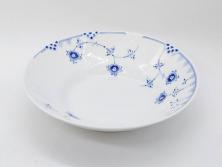デンマーク　ROYAL COPENHAGEN(ロイヤルコペンハーゲン)　ブルーエレメンツ　美しいフォルムのデザインが目を惹くディーププレート 24cm(皿、洋食器)(R-075949)