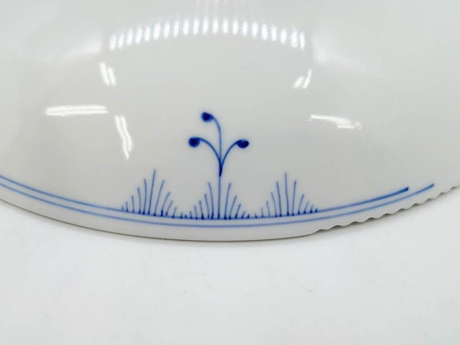 デンマーク　ROYAL COPENHAGEN(ロイヤルコペンハーゲン)　ブルーエレメンツ　美しいフォルムのデザインが目を惹くディーププレート 24cm(皿、洋食器)(R-075949)