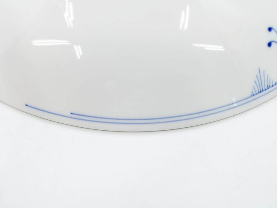 デンマーク　ROYAL COPENHAGEN(ロイヤルコペンハーゲン)　ブルーエレメンツ　美しいフォルムのデザインが目を惹くディーププレート 24cm(皿、洋食器)(R-075949)