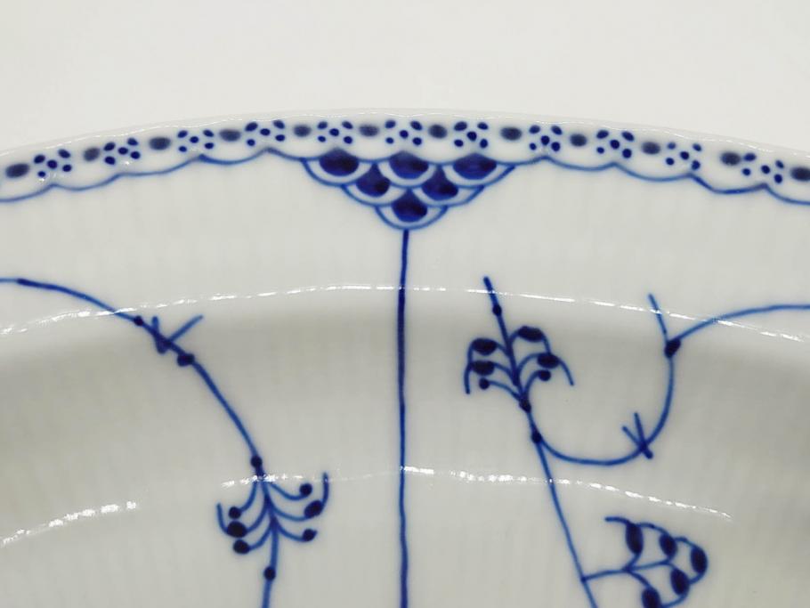 デンマーク　ROYAL COPENHAGEN(ロイヤルコペンハーゲン)　ブルーフルーテッド　ハーフレース　食卓を華やかに演出するオーバルディッシュ(プレート、皿、洋食器)(定価約71500円)(R-075950)
