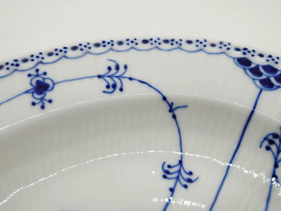 デンマーク　ROYAL COPENHAGEN(ロイヤルコペンハーゲン)　ブルーフルーテッド　ハーフレース　食卓を華やかに演出するオーバルディッシュ(プレート、皿、洋食器)(定価約71500円)(R-075950)