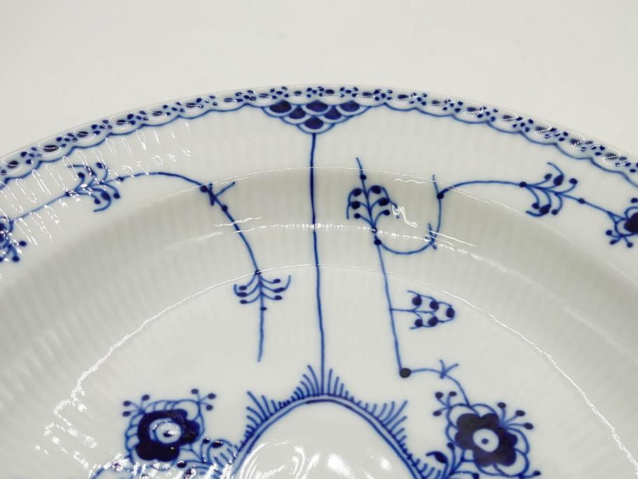 デンマーク　ROYAL COPENHAGEN(ロイヤルコペンハーゲン)　ブルーフルーテッド　ハーフレース　食卓を華やかに演出するオーバルディッシュ(プレート、皿、洋食器)(定価約71500円)(R-075950)