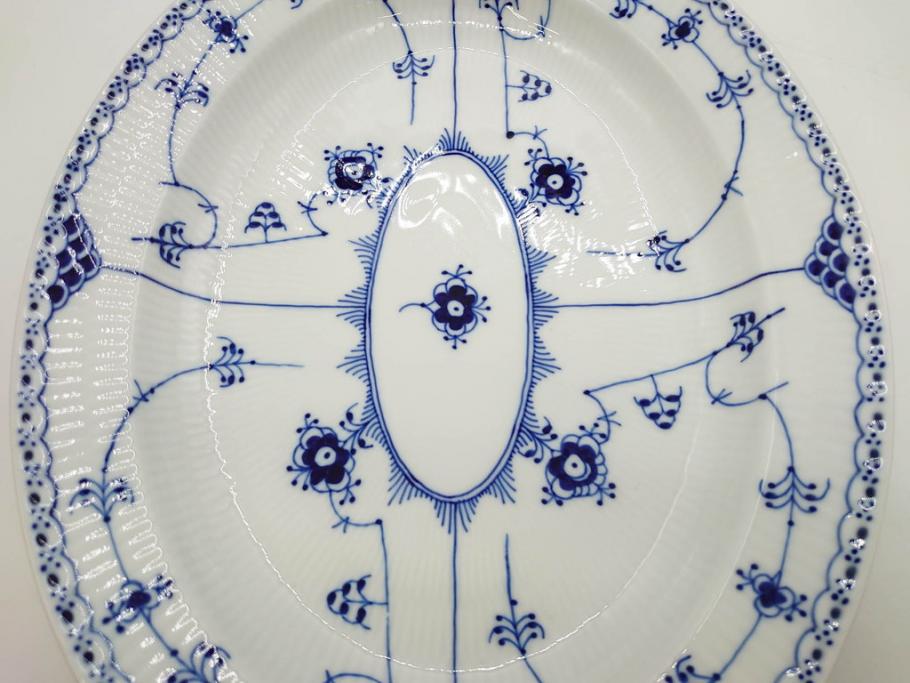デンマーク　ROYAL COPENHAGEN(ロイヤルコペンハーゲン)　ブルーフルーテッド　ハーフレース　食卓を華やかに演出するオーバルディッシュ(プレート、皿、洋食器)(定価約71500円)(R-075950)
