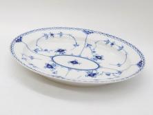 デンマーク　ROYAL COPENHAGEN(ロイヤルコペンハーゲン)　ブルーフルーテッド　ハーフレース　食卓を華やかに演出するオーバルディッシュ(プレート、皿、洋食器)(定価約71500円)(R-075951)