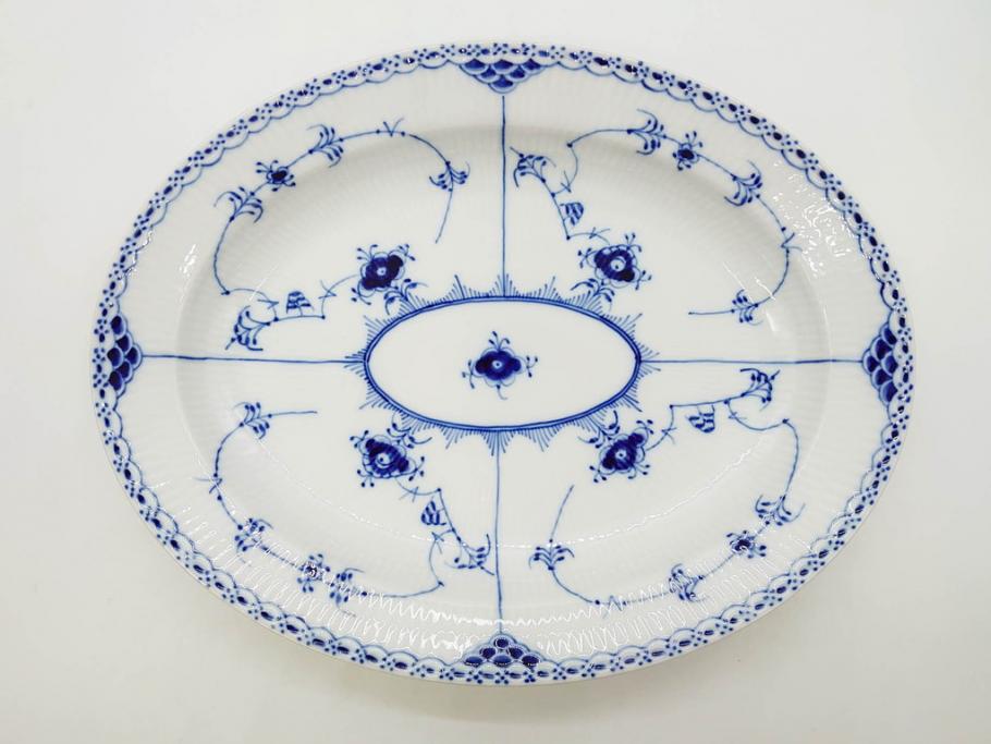 デンマーク　ROYAL COPENHAGEN(ロイヤルコペンハーゲン)　ブルーフルーテッド　ハーフレース　食卓を華やかに演出するオーバルディッシュ(プレート、皿、洋食器)(定価約71500円)(R-075951)