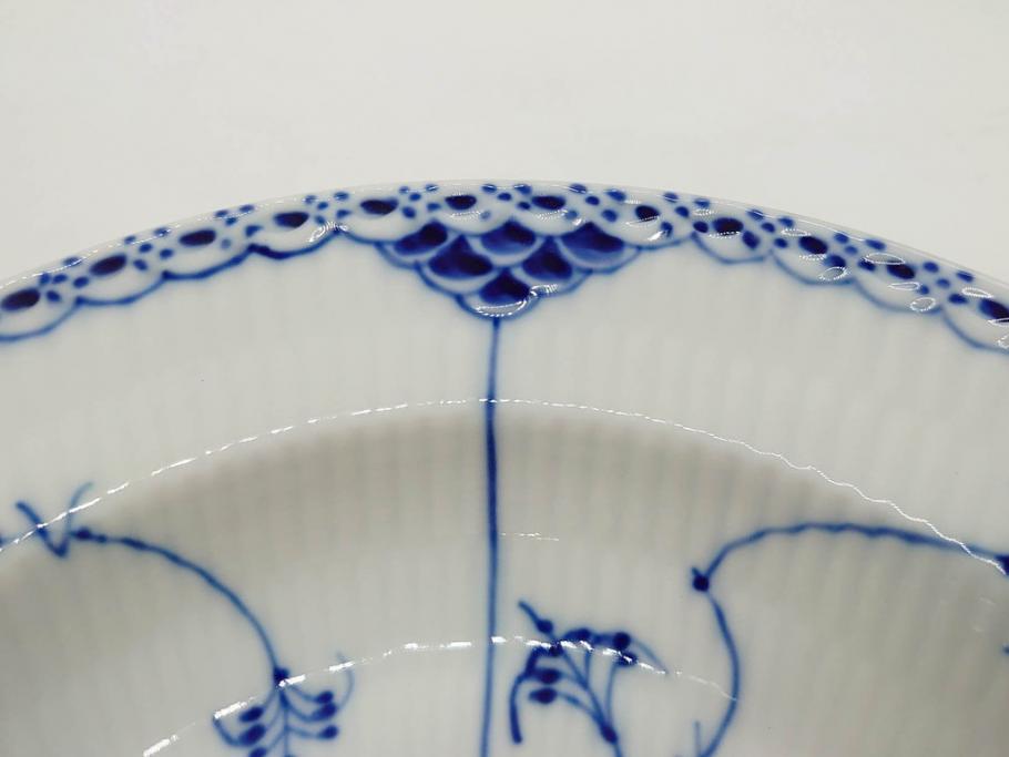 デンマーク　ROYAL COPENHAGEN(ロイヤルコペンハーゲン)　ブルーフルーテッド　ハーフレース　食卓を華やかに演出するオーバルディッシュ(プレート、皿、洋食器)(定価約71500円)(R-075951)