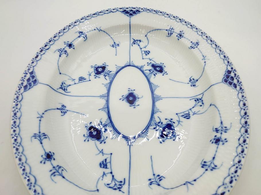 デンマーク　ROYAL COPENHAGEN(ロイヤルコペンハーゲン)　ブルーフルーテッド　ハーフレース　食卓を華やかに演出するオーバルディッシュ(プレート、皿、洋食器)(定価約71500円)(R-075951)