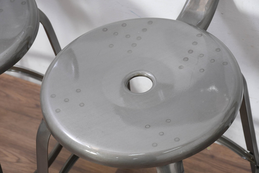 中古　美品　フランス　Nicolle Chair(ニコル・チェア)　Whale Tail(ホエールテイル)　インダストリアルデザインがおしゃれなオールスチールのメタルチェア6脚セット(板座チェア、ダイニングチェア、椅子、イス、バラ売り可能)(定価6脚で約35万円)(R-081913)
