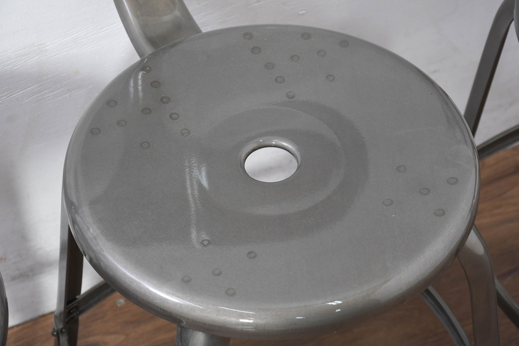 中古　美品　フランス　Nicolle Chair(ニコル・チェア)　Whale Tail(ホエールテイル)　インダストリアルデザインがおしゃれなオールスチールのメタルチェア6脚セット(板座チェア、ダイニングチェア、椅子、イス、バラ売り可能)(定価6脚で約35万円)(R-081913)