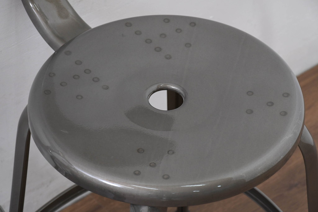 中古　美品　フランス　Nicolle Chair(ニコル・チェア)　Whale Tail(ホエールテイル)　インダストリアルデザインがおしゃれなオールスチールのメタルチェア6脚セット(板座チェア、ダイニングチェア、椅子、イス、バラ売り可能)(定価6脚で約35万円)(R-081913)