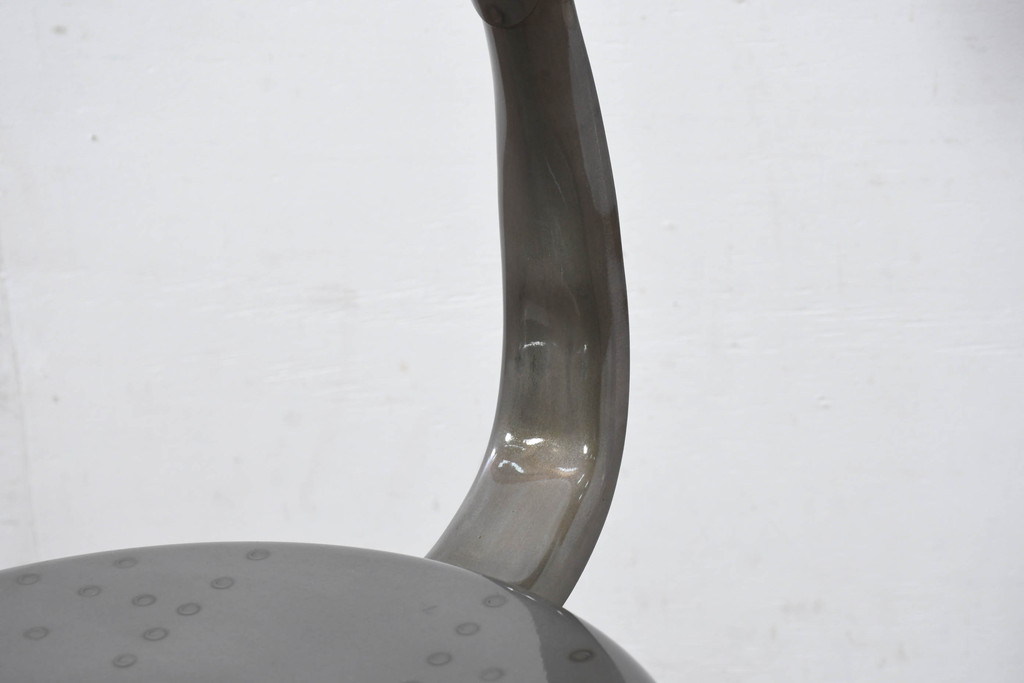 中古　美品　フランス　Nicolle Chair(ニコル・チェア)　Whale Tail(ホエールテイル)　インダストリアルデザインがおしゃれなオールスチールのメタルチェア6脚セット(板座チェア、ダイニングチェア、椅子、イス、バラ売り可能)(定価6脚で約35万円)(R-081913)