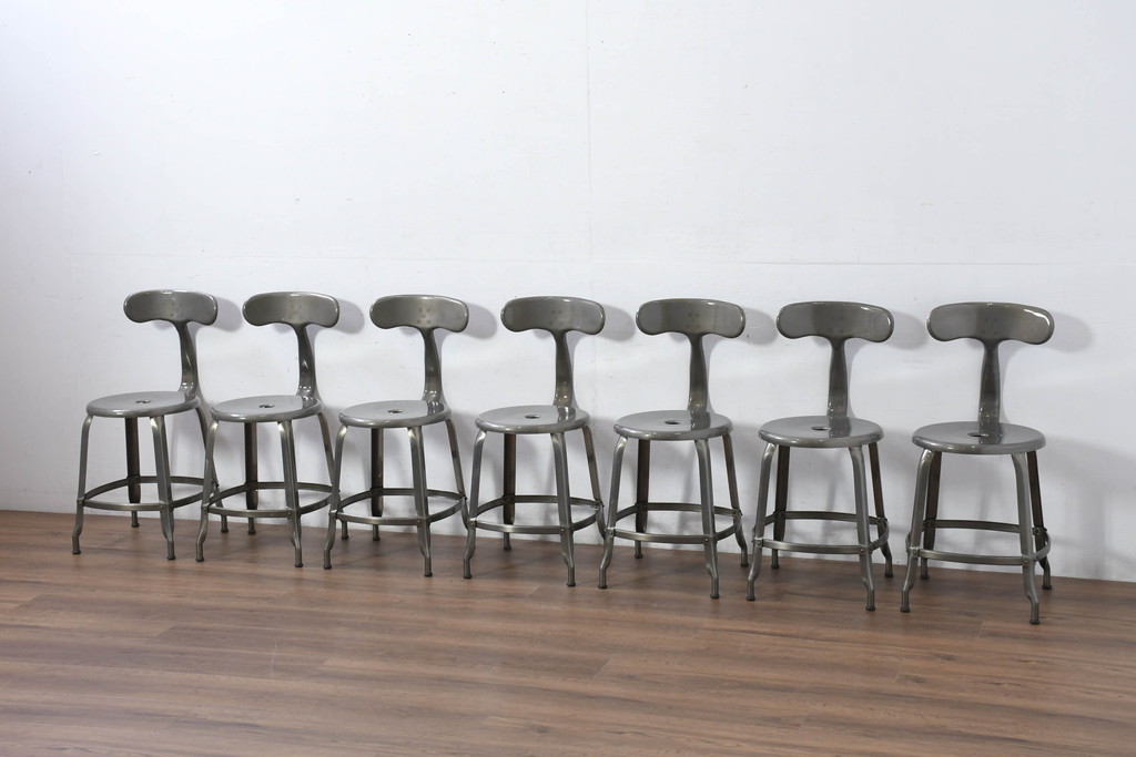 中古　美品　フランス　Nicolle Chair(ニコル・チェア)　Whale Tail(ホエールテイル)　インダストリアルデザインがおしゃれなオールスチールのメタルチェア7脚セット(板座チェア、ダイニングチェア、椅子、イス、バラ売り可能)(定価7脚で約50万円)(R-081914)