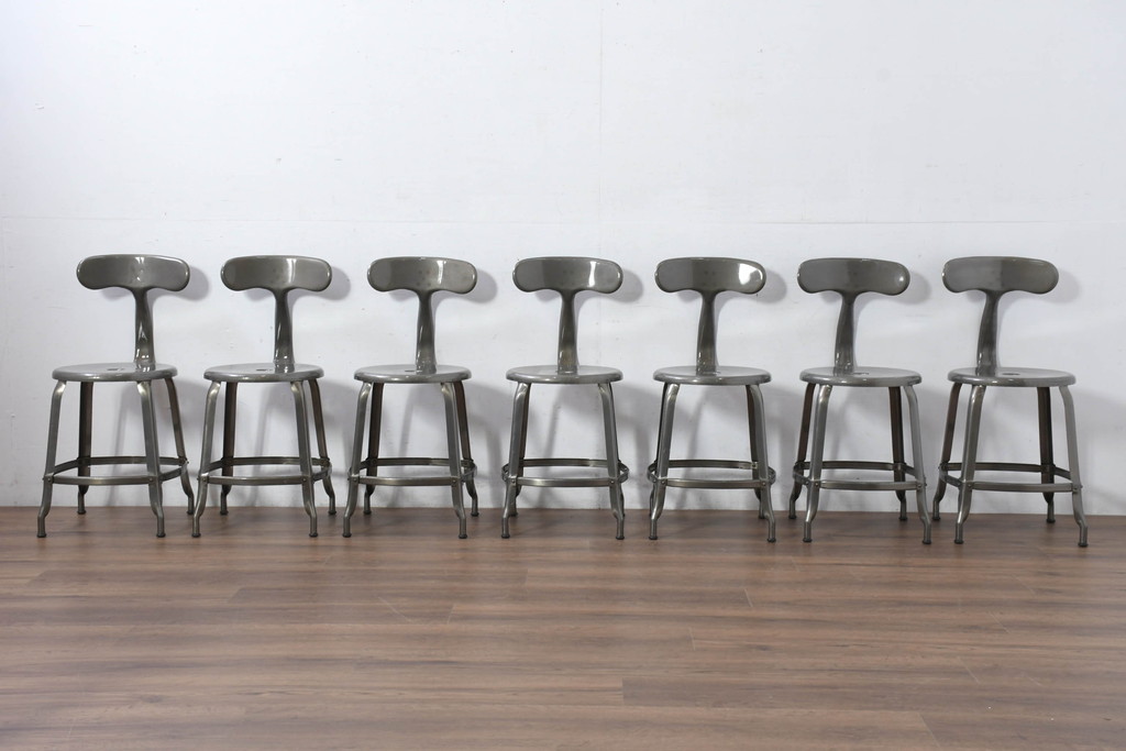 中古　美品　フランス　Nicolle Chair(ニコル・チェア)　Whale Tail(ホエールテイル)　インダストリアルデザインがおしゃれなオールスチールのメタルチェア7脚セット(板座チェア、ダイニングチェア、椅子、イス、バラ売り可能)(定価7脚で約50万円)(R-081914)