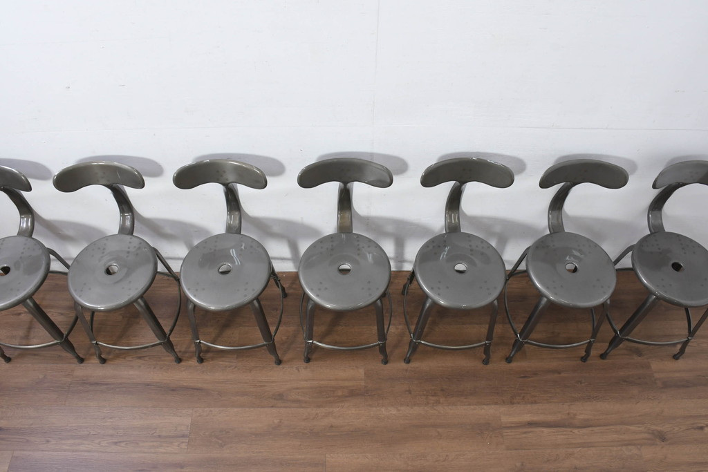 中古　美品　フランス　Nicolle Chair(ニコル・チェア)　Whale Tail(ホエールテイル)　インダストリアルデザインがおしゃれなオールスチールのメタルチェア7脚セット(板座チェア、ダイニングチェア、椅子、イス、バラ売り可能)(定価7脚で約50万円)(R-081914)