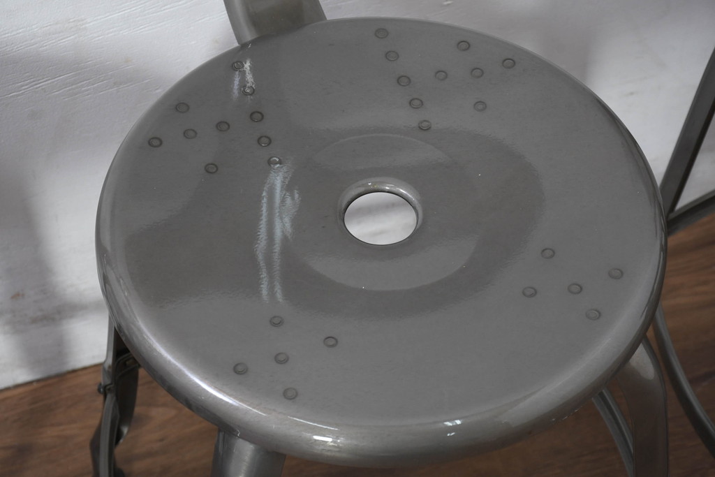 中古　美品　フランス　Nicolle Chair(ニコル・チェア)　Whale Tail(ホエールテイル)　インダストリアルデザインがおしゃれなオールスチールのメタルチェア7脚セット(板座チェア、ダイニングチェア、椅子、イス、バラ売り可能)(定価7脚で約50万円)(R-081914)