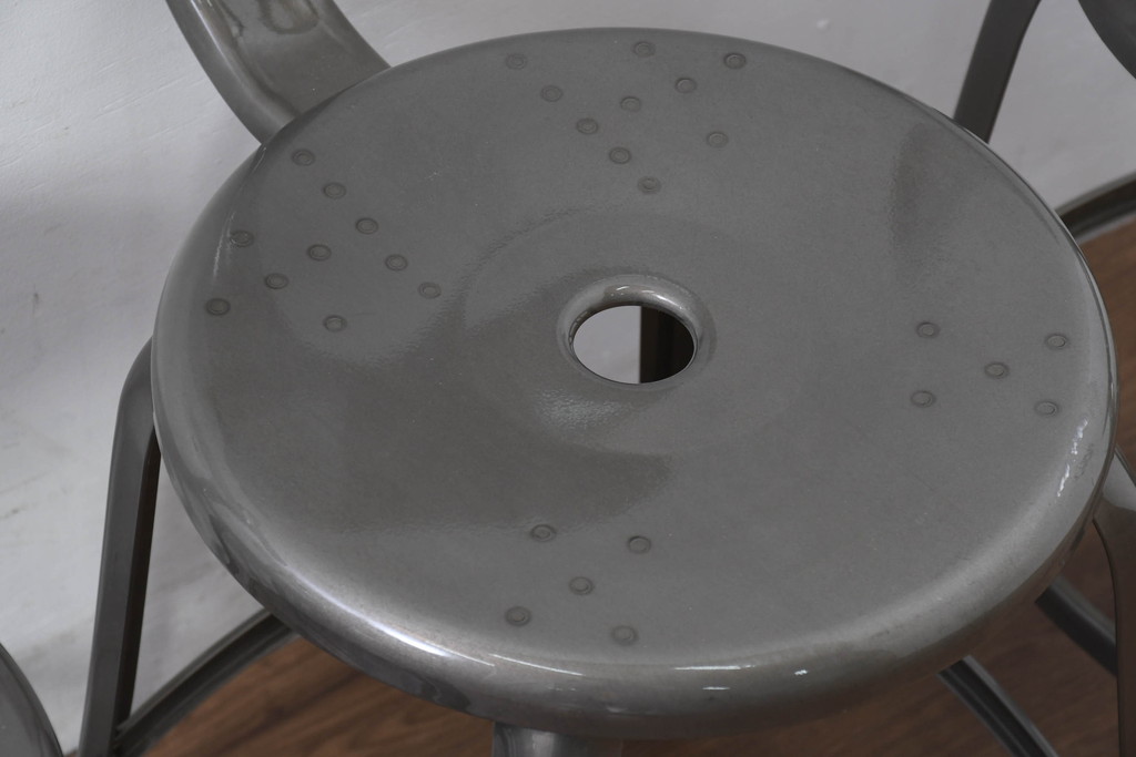 中古　美品　フランス　Nicolle Chair(ニコル・チェア)　Whale Tail(ホエールテイル)　インダストリアルデザインがおしゃれなオールスチールのメタルチェア7脚セット(板座チェア、ダイニングチェア、椅子、イス、バラ売り可能)(定価7脚で約50万円)(R-081914)