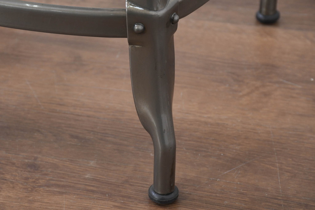 中古　美品　フランス　Nicolle Chair(ニコル・チェア)　Whale Tail(ホエールテイル)　インダストリアルデザインがおしゃれなオールスチールのメタルチェア7脚セット(板座チェア、ダイニングチェア、椅子、イス、バラ売り可能)(定価7脚で約50万円)(R-081914)