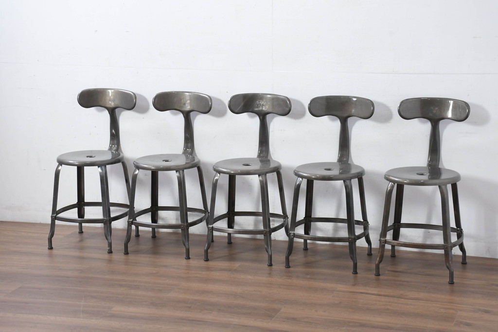 中古　フランス　Nicolle Chair(ニコル・チェア)　Whale Tail(ホエールテイル)　やや小ぶり　インダストリアルデザインがおしゃれなオールスチールのメタルチェア5脚セット(板座チェア、ダイニングチェア、椅子、イス、バラ売り可能)(定価5脚で約29万円)(R-081915)