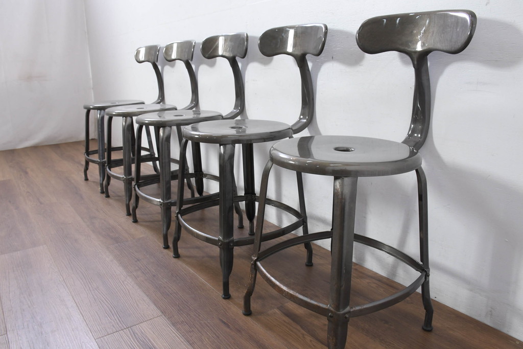 中古　フランス　Nicolle Chair(ニコル・チェア)　Whale Tail(ホエールテイル)　やや小ぶり　インダストリアルデザインがおしゃれなオールスチールのメタルチェア5脚セット(板座チェア、ダイニングチェア、椅子、イス、バラ売り可能)(定価5脚で約29万円)(R-081915)