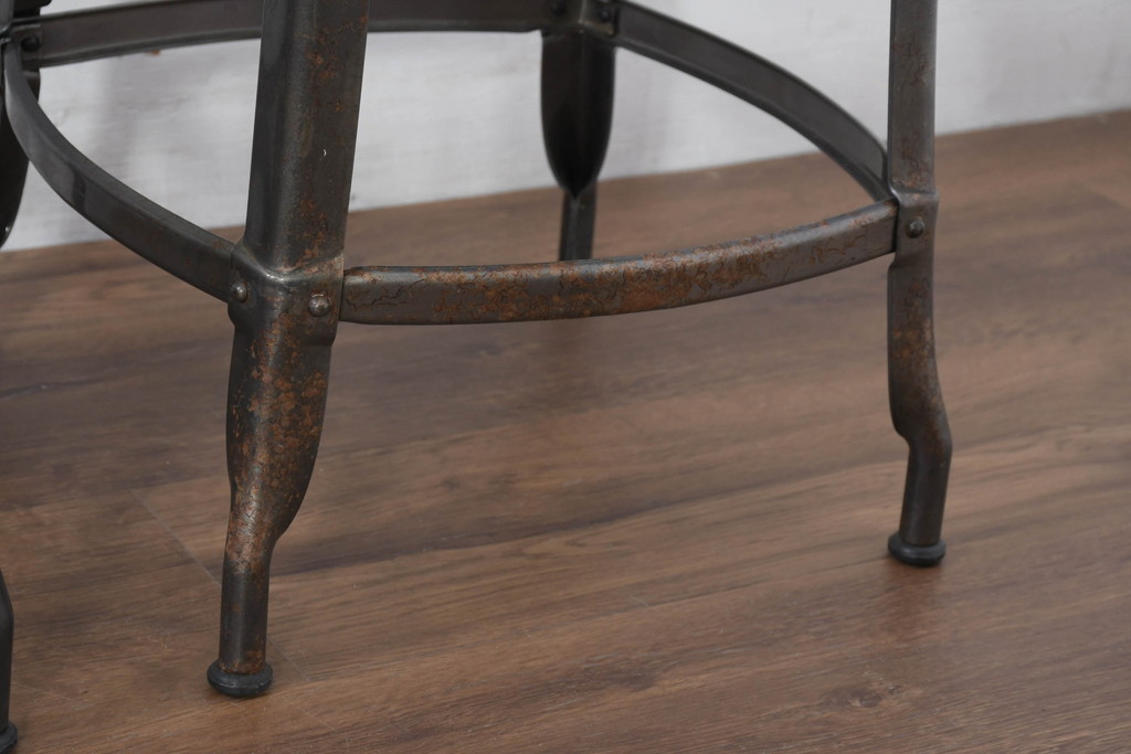 中古　フランス　Nicolle Chair(ニコル・チェア)　Whale Tail(ホエールテイル)　やや小ぶり　インダストリアルデザインがおしゃれなオールスチールのメタルチェア5脚セット(板座チェア、ダイニングチェア、椅子、イス、バラ売り可能)(定価5脚で約29万円)(R-081915)