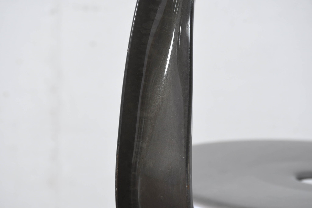 中古　フランス　Nicolle Chair(ニコル・チェア)　Whale Tail(ホエールテイル)　やや小ぶり　インダストリアルデザインがおしゃれなオールスチールのメタルチェア5脚セット(板座チェア、ダイニングチェア、椅子、イス、バラ売り可能)(定価5脚で約29万円)(R-081915)
