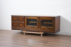 中古　カリモク家具(karimoku)　COLONIAL(コロニアル)シリーズ　カントリースタイルのお部屋におすすめなテレビボード(テレビ台、リビングボード、ローボード、戸棚)(定価約26万円)(R-081893)
