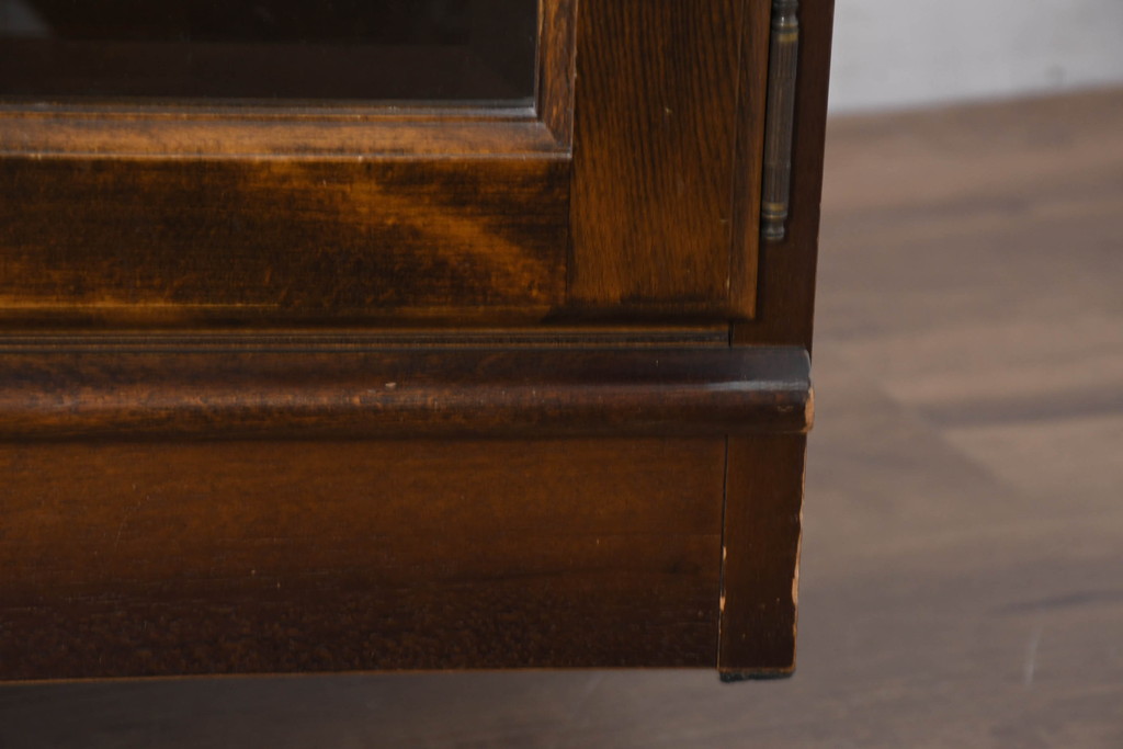 中古　カリモク家具(karimoku)　COLONIAL(コロニアル)シリーズ　カントリースタイルのお部屋におすすめなテレビボード(テレビ台、リビングボード、ローボード、戸棚)(定価約26万円)(R-081893)