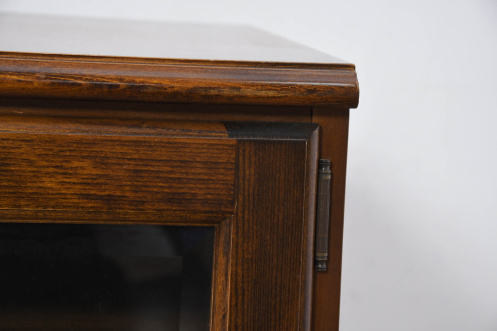 中古　カリモク家具(karimoku)　COLONIAL(コロニアル)シリーズ　カントリースタイルのお部屋におすすめなテレビボード(テレビ台、リビングボード、ローボード、戸棚)(定価約26万円)(R-081893)